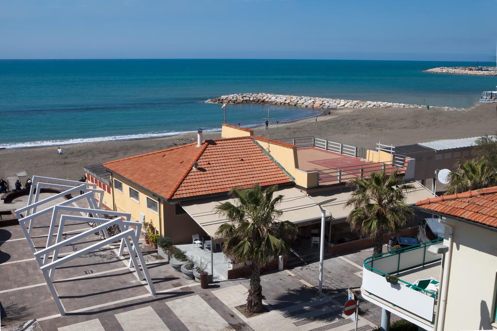 Albergo La Lampara Marina di Cecina Luaran gambar